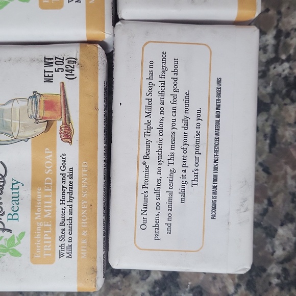 Nature's Promise Beauty lot of 4 triple milled Soap 5 oz Mild & honey scented - Picture 3 of 3